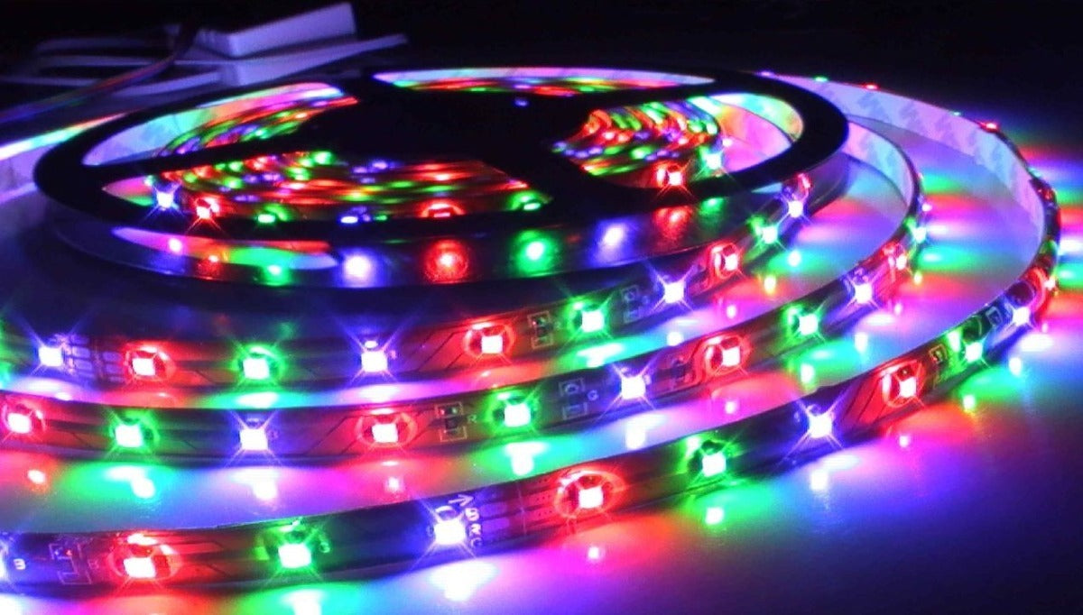 VENDU = VENDU Bande LED 5 mètres - Pixel Color - 5 volts - WS2811IC