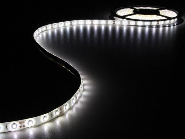 Bande LED de 3 mètres - Blanc froid - Kit complet - Peut être raccourcie