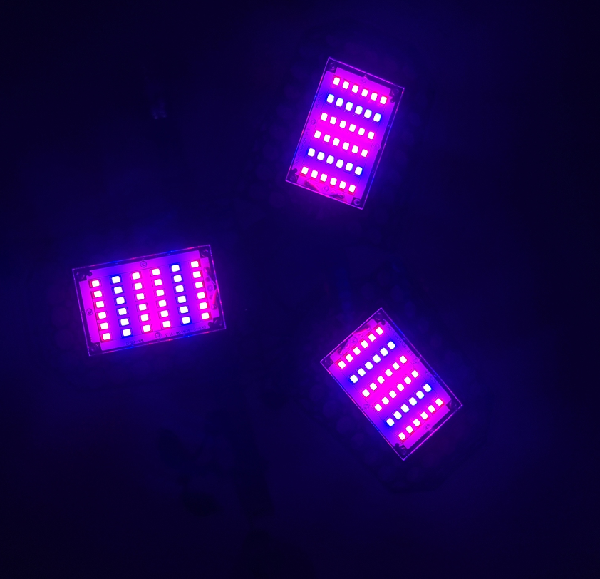 LED grow light - 108 LEDs - Red/blue - Adjustable