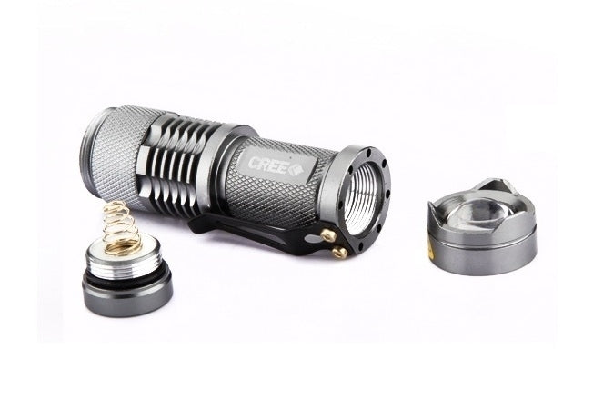 Torch LED 300 Lumens zaklamp mini silver 9.3 CM