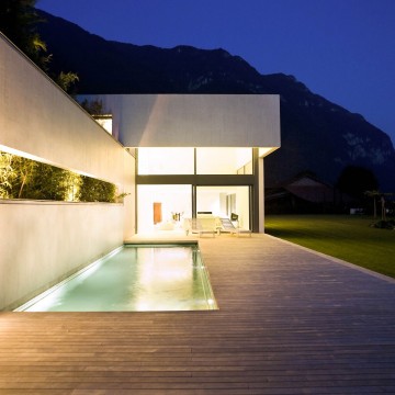 Warm Wit LED Strip - IP65 - 25 Meter - 220V - inkortbaar